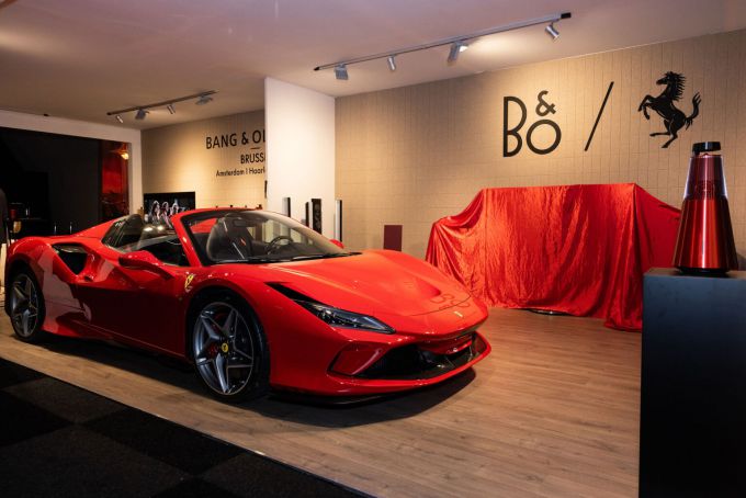 Bang & Olufsen Brussee lanceert Special Edition Ferrari Collection op de Masters Expo