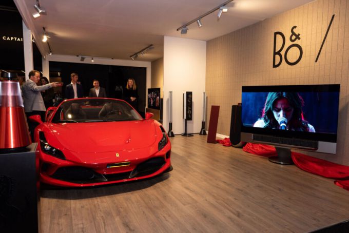 Bang & Olufsen Brussee lanceert Special Edition Ferrari Collection op de Masters Expo