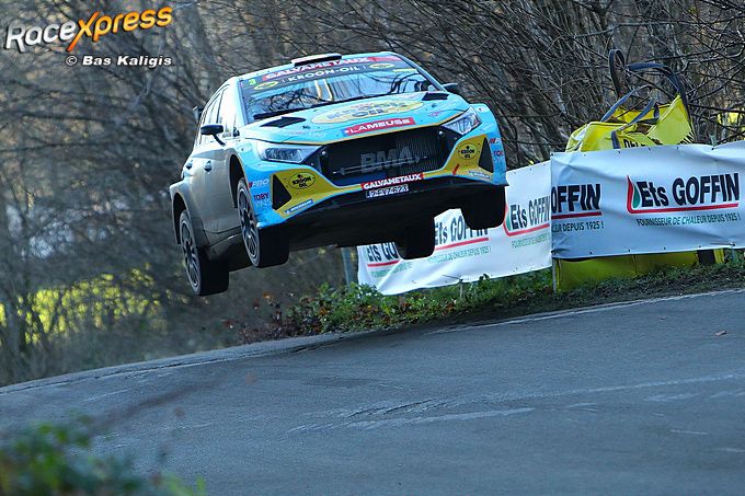 Cdric Cherain en Damien Withers jump Spa Rally photo Bas Kaligis