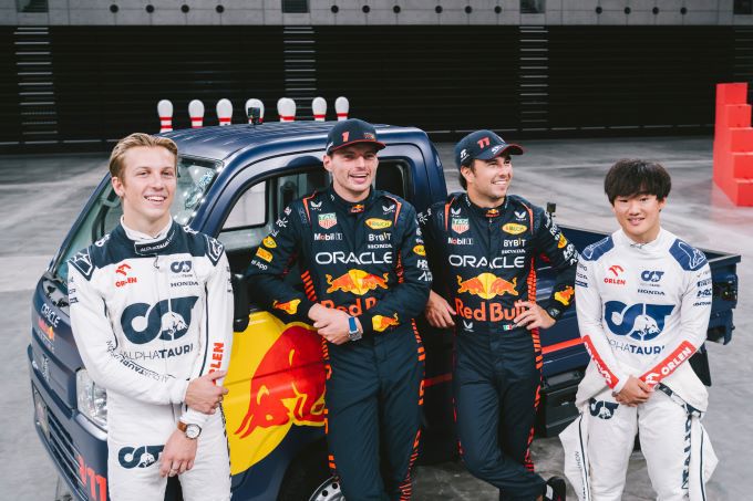 Liam Lawson, Max Verstappen, Sergio Perez en Yuki Tsunoda