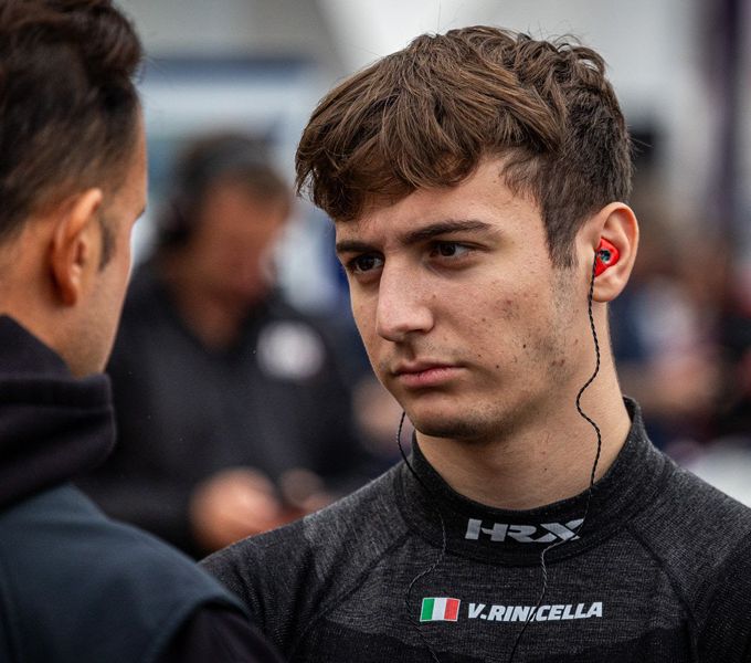 Valerio Rinicella gaat verder met MP Motorsport in Eurocup-3