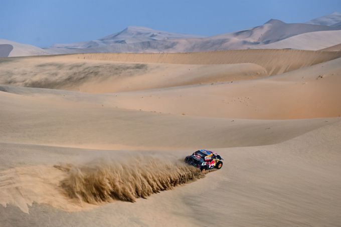 Dakar Rally 2025 1 -2 overwinning Toyota GR Hilux EVO Foto 13