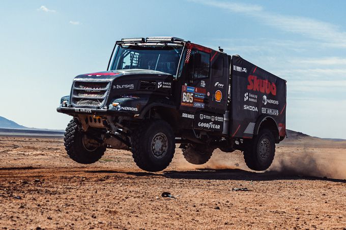 Team de Rooy FPT laat pech achter zich en pakt glorieuze een-twee in zevende etappe Dakar Rally