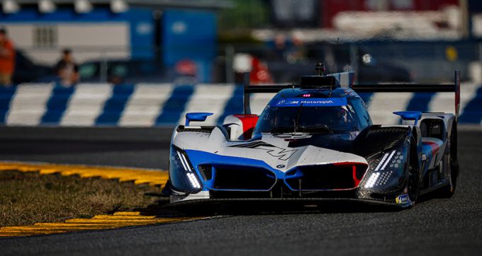 Roar before the Rolex 24 Dies Vanthoor BMW M Team RLL Daytona Speedway