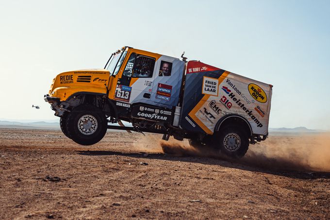 Team de Rooy FPT laat pech achter zich en pakt glorieuze een-twee in zevende etappe Dakar Rally