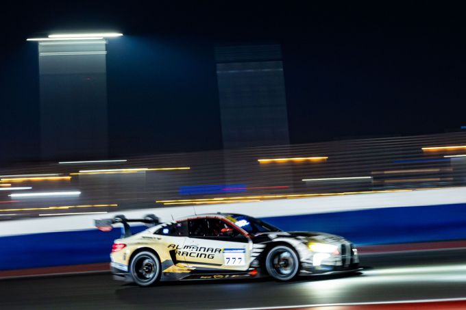 24H Dubai 2025 BMW Team WRT  overwinning debuut BMW M4 GT3 EVO Foto 1