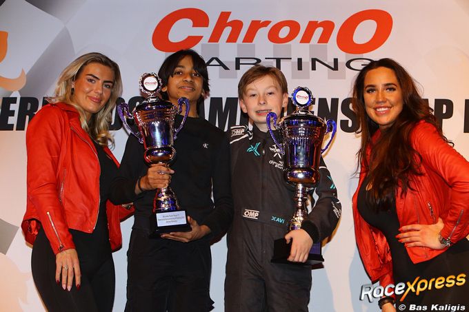 Nederlands kampioen Xavi Radecke rechts huldiging NK karting 