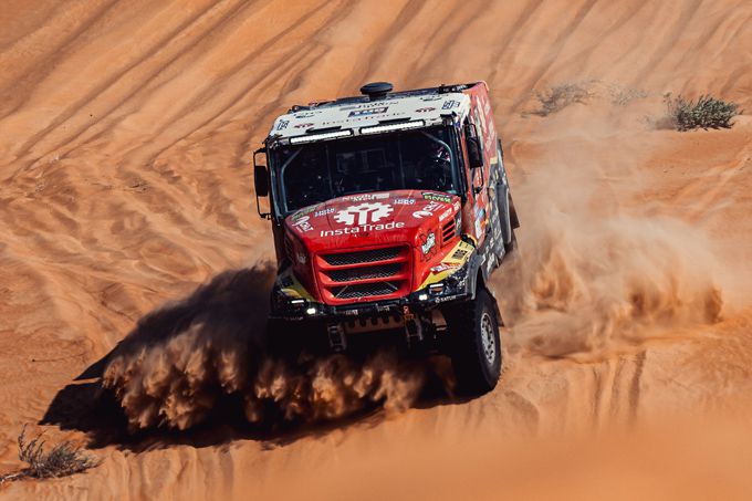 Team de Rooy FPT kan niet stunten in race om tweede plaats in elfde etappe Dakar Rally