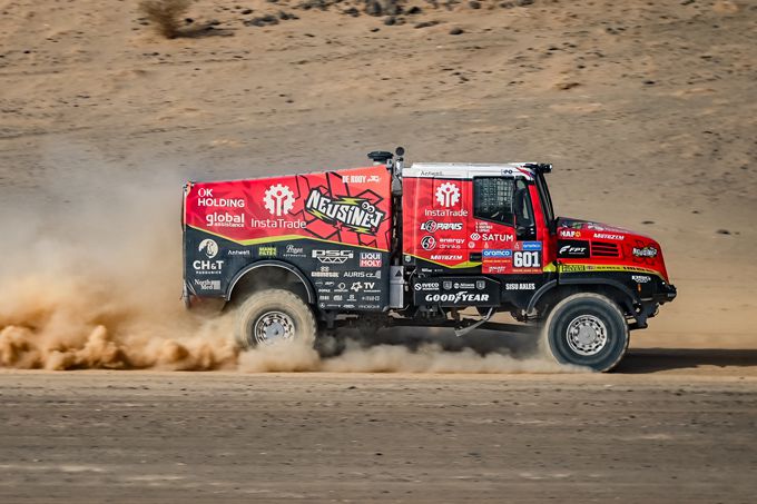 #Dakar2025 Team de Rooy FPT toont spierballen tijdens eerste dag 48 uurs-etappe Dakar Rally