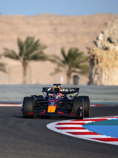 Oracle Red Bull Racing Bahrain International Circuit Max Verstappen Liam Lawson test- en filmdag RB21 Foto 16