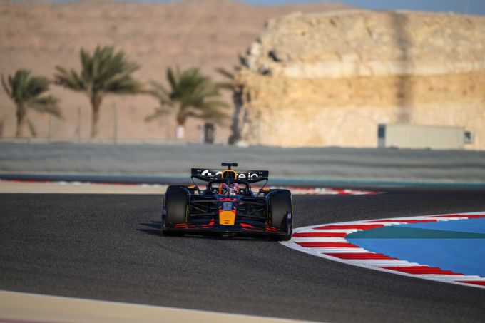Oracle Red Bull Racing Bahrain International Circuit Max Verstappen Liam Lawson test- en filmdag RB21 Foto 1