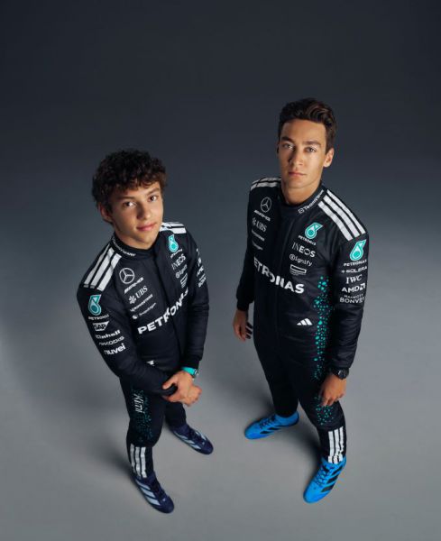 Mercedes_AMG 2025 F1 Team Andrea Kimi Antonelli Toto Wolff George Russell Foto 2