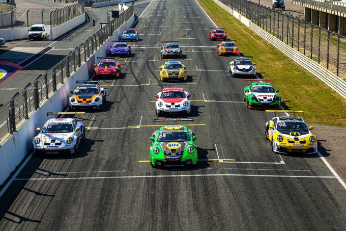 Porsche Carrera Cup Benelux 2025 Team RaceArt Foto 1