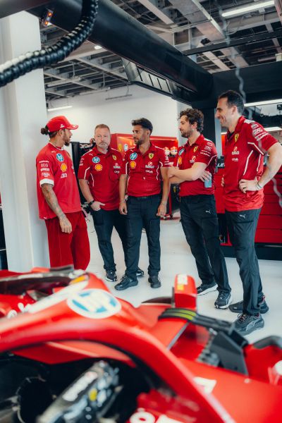 Lewis Hamiltons moeizame begin bij Ferrari Foto 5