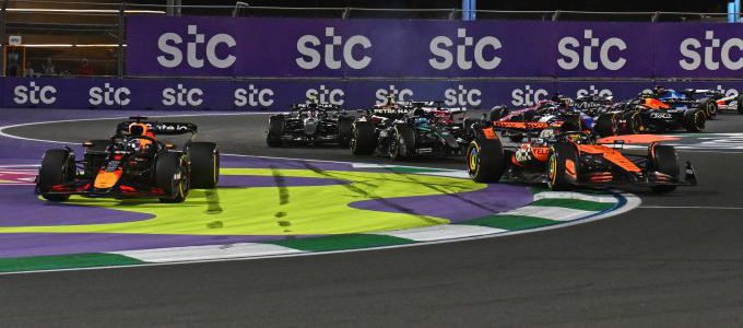 Incident Max Verstappen Oscar Piastri F1 GP van Saoedi-Arabië