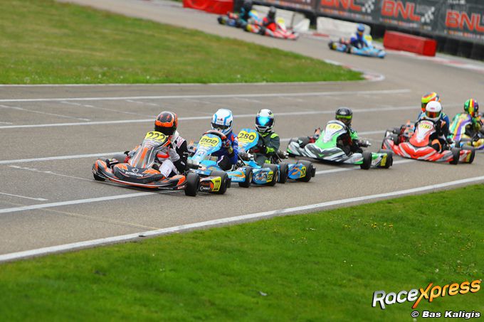 Dilan Oude Voshaar pakt overtuigende zege in Honda 9PK Senioren