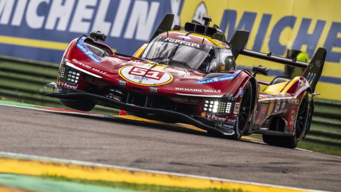 FIA WEC 6 Hours Imola Foto 2 #83 AF Corse Ferrari van Kubica/Ye/Hanson