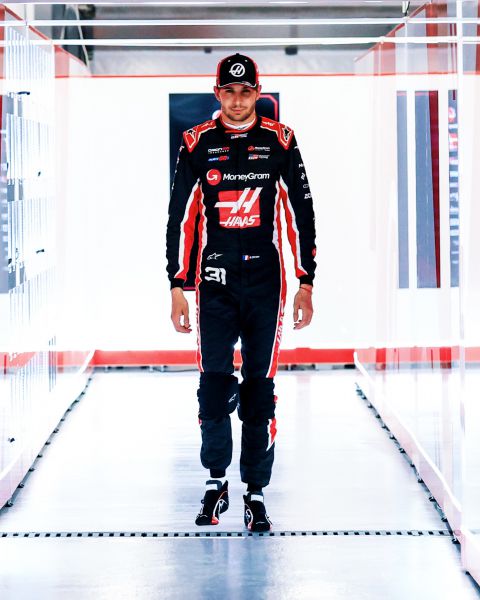 MoneyGram Haas F1 Team 2025 Foto 2 Esteban Ocon