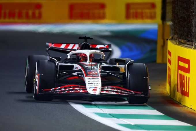 MoneyGram Haas F1 Team 2025 Foto 1 actie