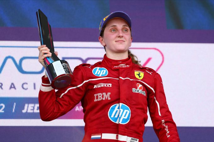 Maya Weug wint F1 Academy