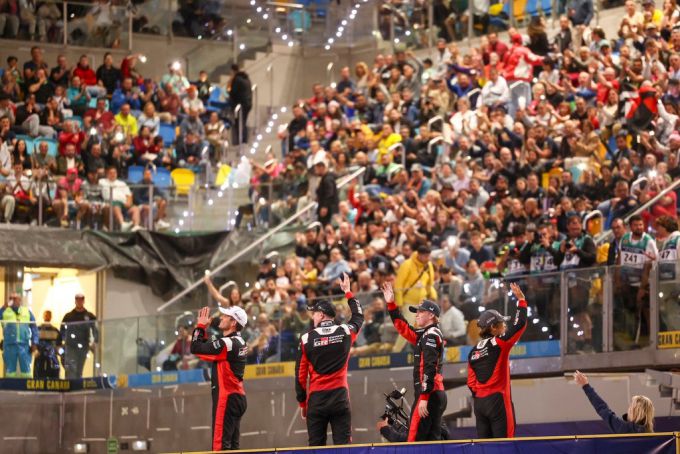 FIA WRC Rally Islas Canaria Foto 4 Toyota coureurs stadion