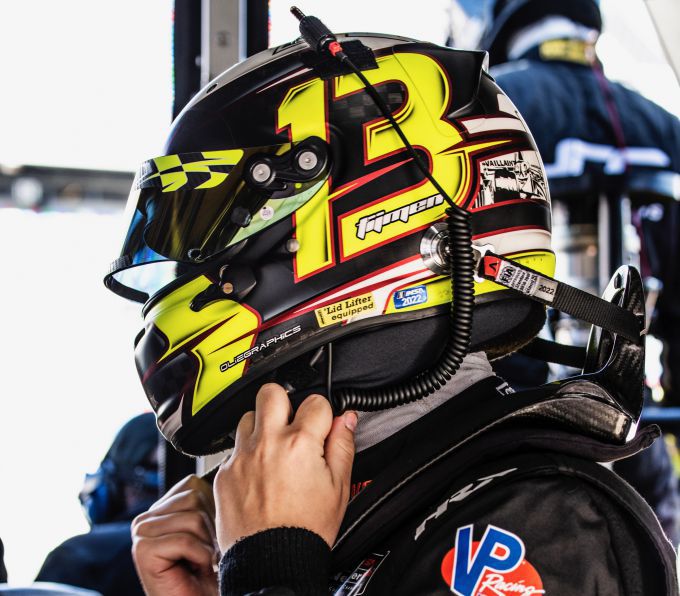 IMSA Luguna Seca Porsche Foto 7 Tijmen van der Helm met helm