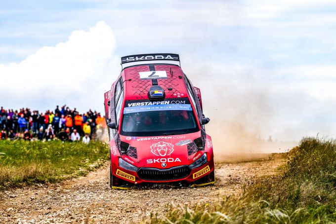 Jump Jos Verstappen Skoda Fabia RS Rally 2-auto