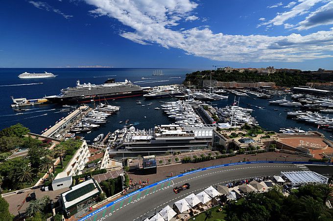 Max Verstappen Monaco haven F1 Red Bull Superjacht