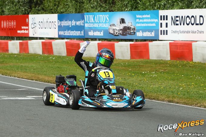 Kartbelofte Kay Miegielsen dendert naar daverende zege in Strijen