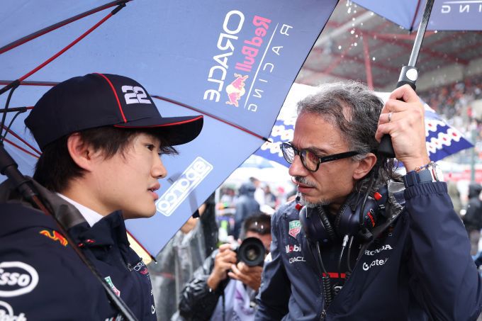 Max Verstappen en Laurent Mekies Red Bull Racing @ F1 Spa-Francorchamps 2025 Foto 14