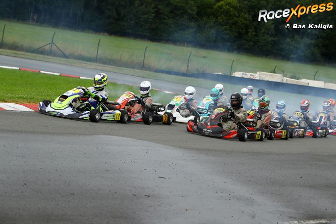 Mick Blankespoor heerst in de regen met perfecte score GK4 Kart Series in Mariembourg