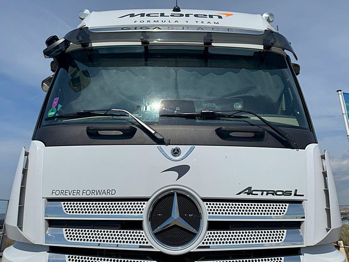 McLaren F1 Mercedes truck