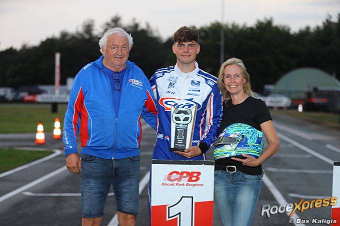 Ryan de Jong pakt samen met Gerard Roelink TKS Kart Racing verdiend podium in de KZ schakelkarts