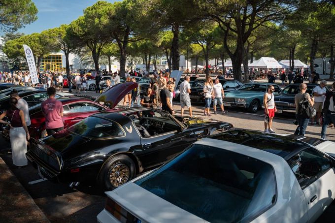 Italian Bike Week 2025 - US CAR ON THE BEACH - Lignano Sabbiadoro Udine Italië bron foto: terredimoto @ newsbooster Foto 8