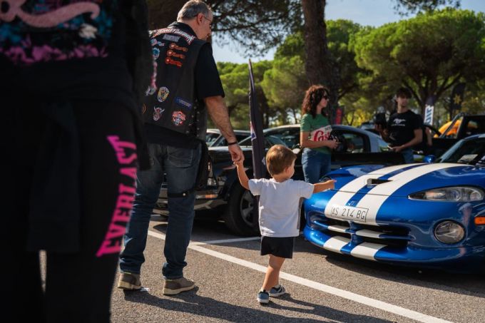 Italian Bike Week 2025 - US CAR ON THE BEACH - Lignano Sabbiadoro Udine Italië bron foto: terredimoto @ newsbooster Foto 10