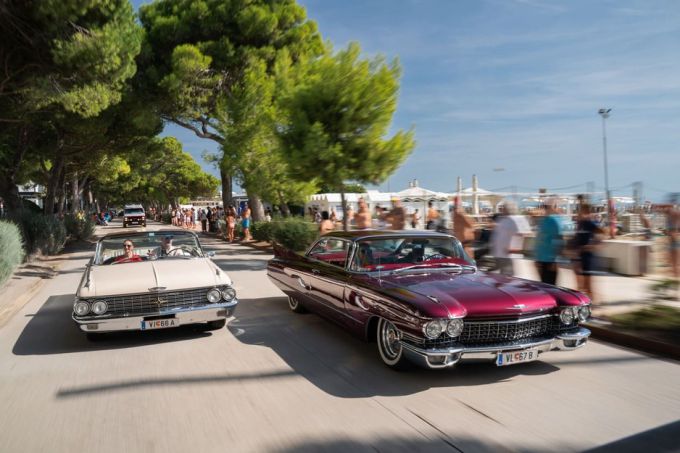Italian Bike Week 2025 - US CAR ON THE BEACH - Lignano Sabbiadoro Udine Italië bron foto: terredimoto @ newsbooster Foto 11