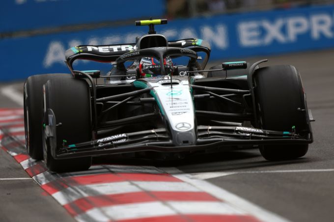 Mercedes F1 flexibele vleugel actie
