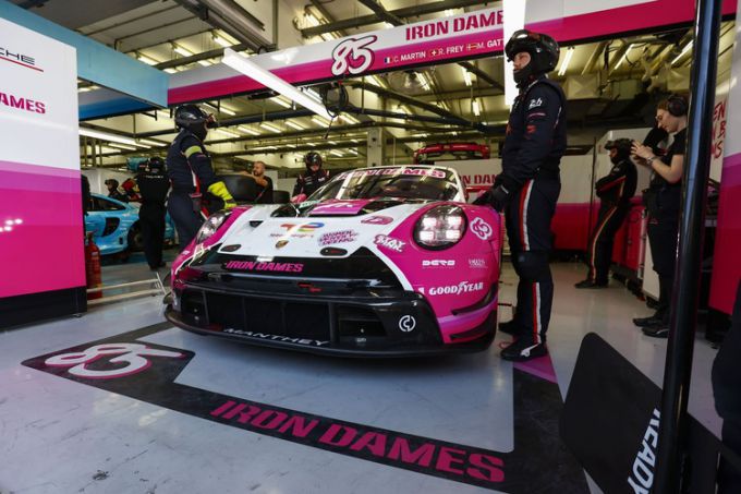 Seizoensfinale FIA WEC 2025 Bahrain International Circuit Porsche Foto PN