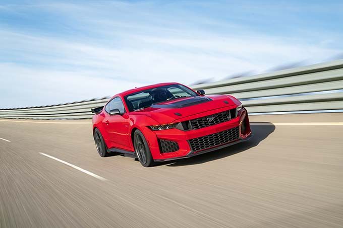 Mustang_Dark_Horse_SC