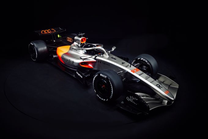 AUDI R26 vanuit alle hoeken