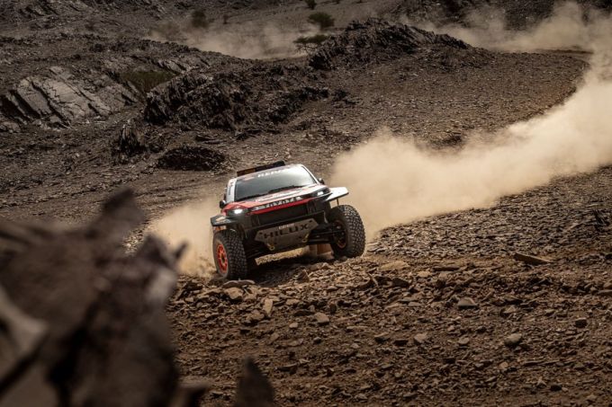Dakar Rally 2026 Stage 2 TOYOTA GAZOO Racing W2RC DKR GR Hilux Foto: newsroom.toyota.eu 6