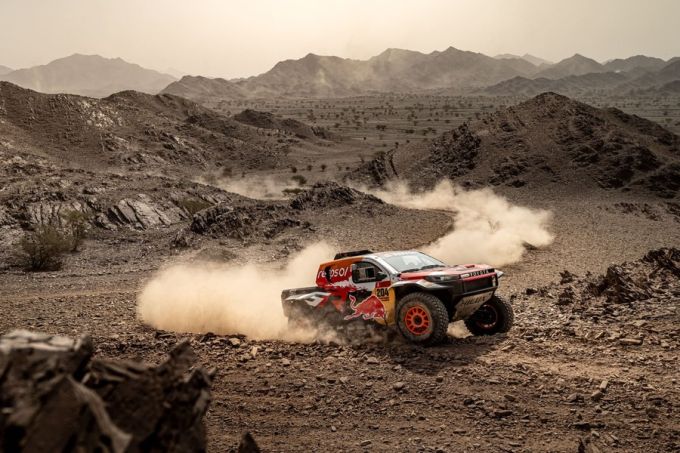 Dakar Rally 2026 Stage 2 TOYOTA GAZOO Racing W2RC DKR GR Hilux Foto: newsroom.toyota.eu 8