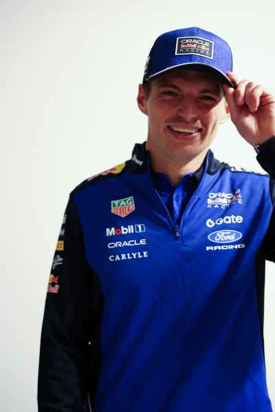 Red Bull RB22 intro Michigan Central Station Detroit Laurent Mekies Jim Farley Max Verstappen Isack Hadjar Foto RBCP 4