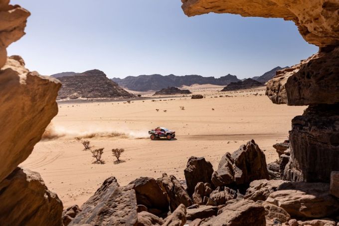 Dakar Rally Toyota Gazoo Racing W2RC-team (TGR W2RC) blufpoker 8e etappe Foto 7