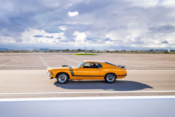 Max Verstappen Arvid Lindblad ‘F1 Drivers Race 100 Years of Cars’ foto Red Bull Content Pool 8