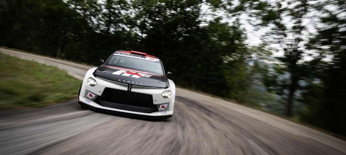 Lancia Ypsilon Rally2 HF Integrale Nikolay Gryazin Yohan Rossel WRC2 Bron foto: Lancia 1