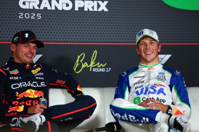 Max_Verstappen_en_Liam_Lawson