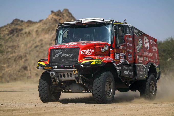 Team De Rooy FPT zet de toon in eerste etappe Dakar Rally