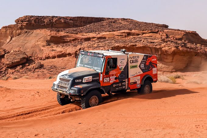 Jongste Dakar deelnemer van 2026 sluit marathonstage sterk af