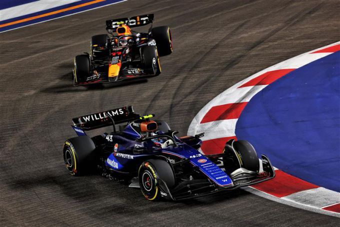 Chaos bij Williams F1 Willams gevolgd door Red Bull